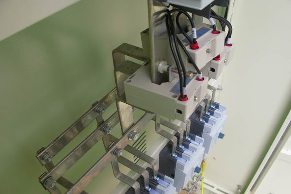 馆陶配电柜-应急照明配电柜使用对工作人员的具
